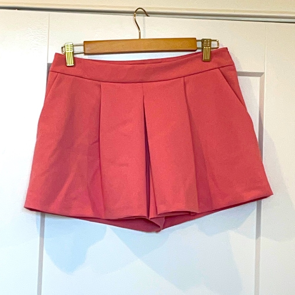 Pretty pink dress shorts from Zara - brand new!!